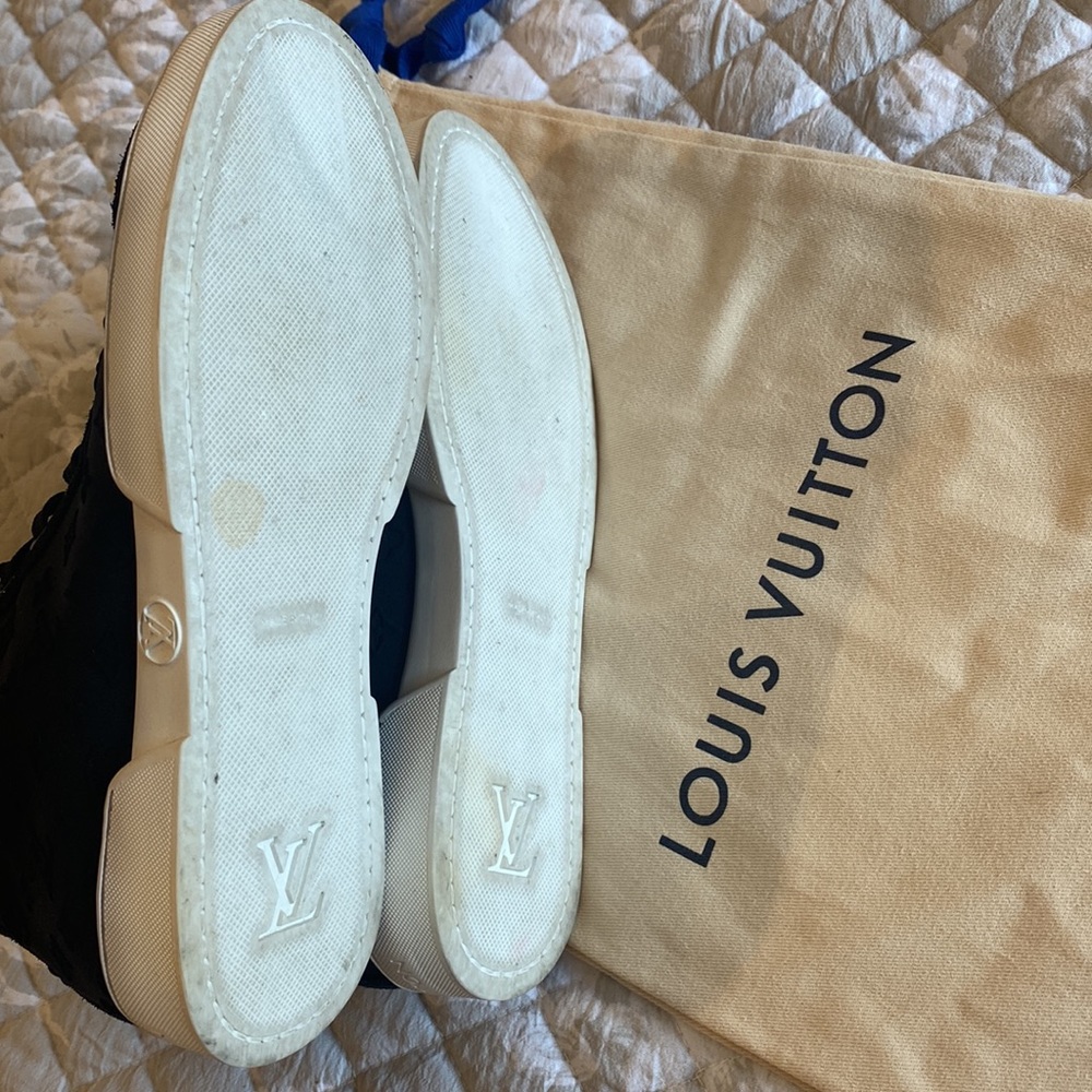 Original Louis Vuitton Suede Sneaker size:34.5, no box but with LV felt dust bag - Picture 5 of 12